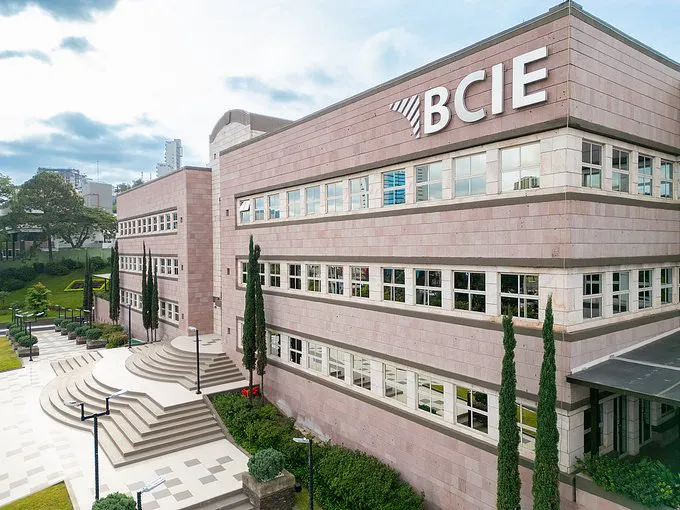 BCIE emite bono sostenible en libras esterlinas